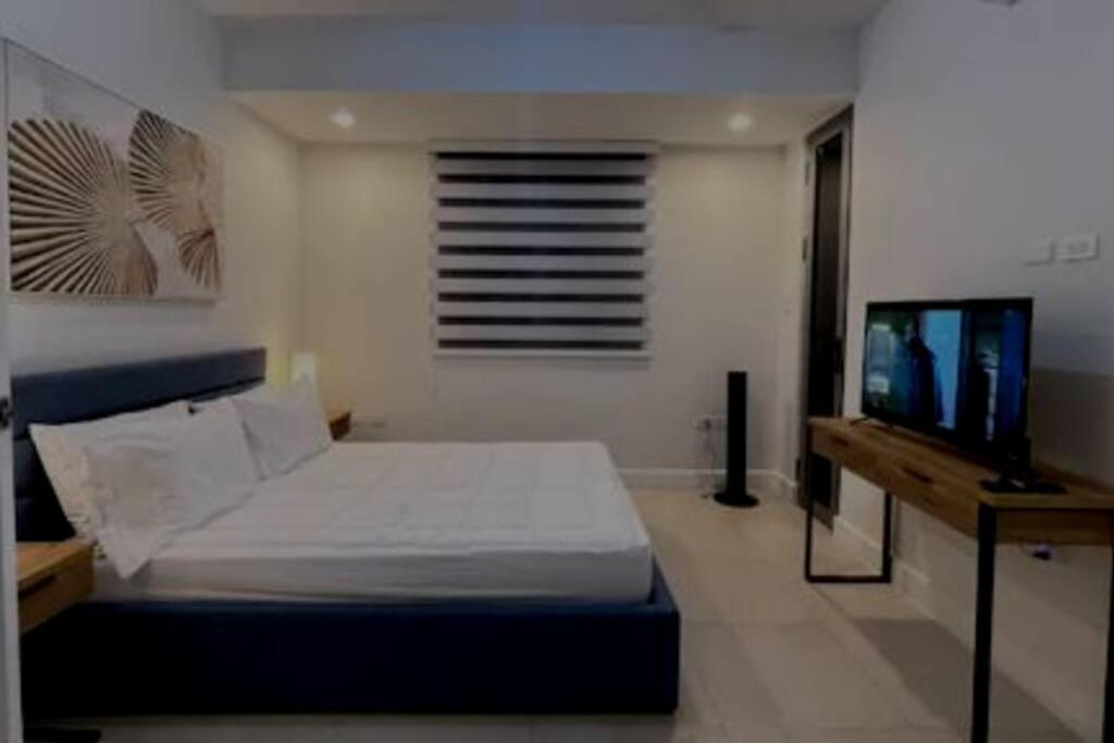 Parkhurst Lux Condo Near Devon House Кингстън Екстериор снимка