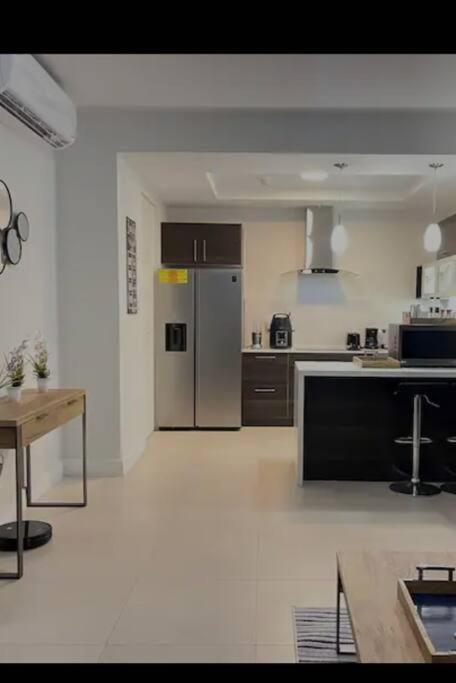 Parkhurst Lux Condo Near Devon House Кингстън Екстериор снимка