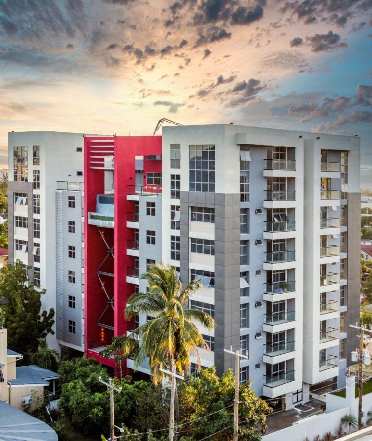 Parkhurst Lux Condo Near Devon House Кингстън Екстериор снимка