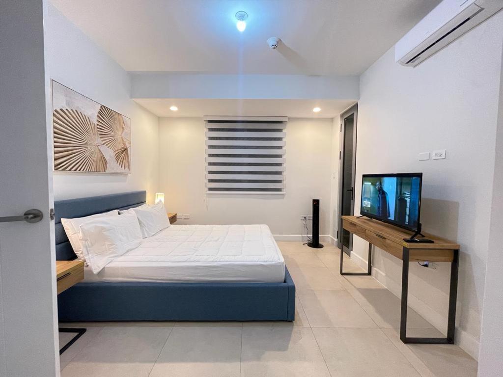 Parkhurst Lux Condo Near Devon House Кингстън Екстериор снимка